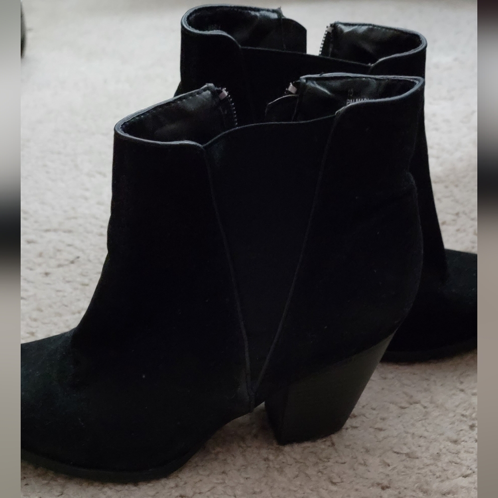 Lexi & Abbie Black Booties, size 10